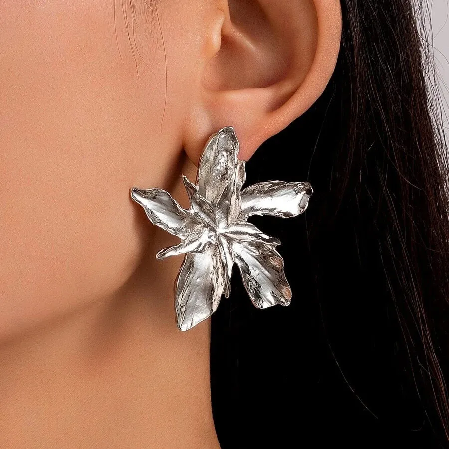 4-Pairs: Women's Textured Metal Flower Design Stud Earrings
