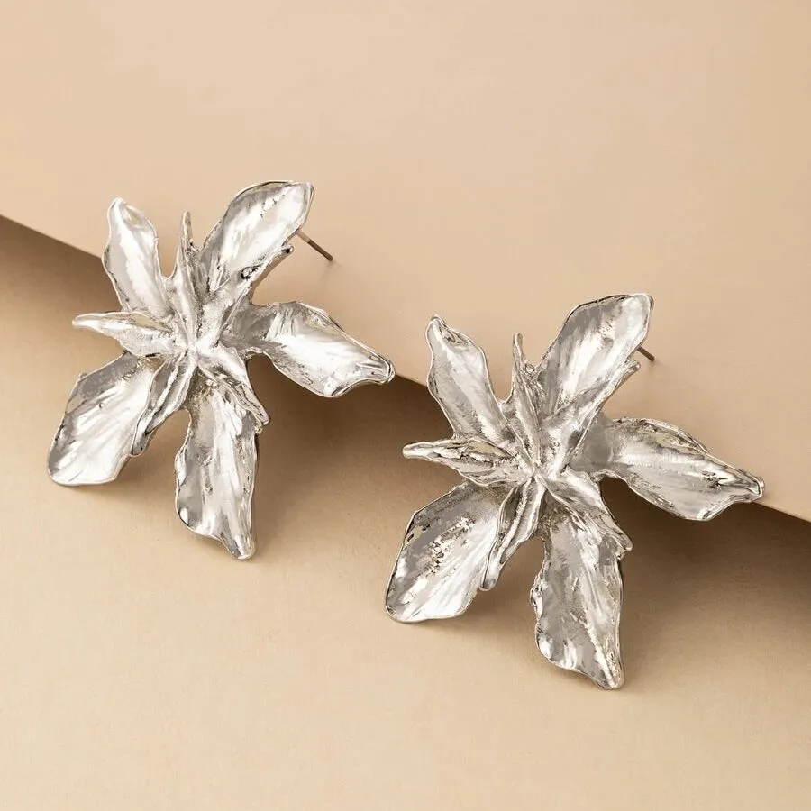4-Pairs: Women's Textured Metal Flower Design Stud Earrings