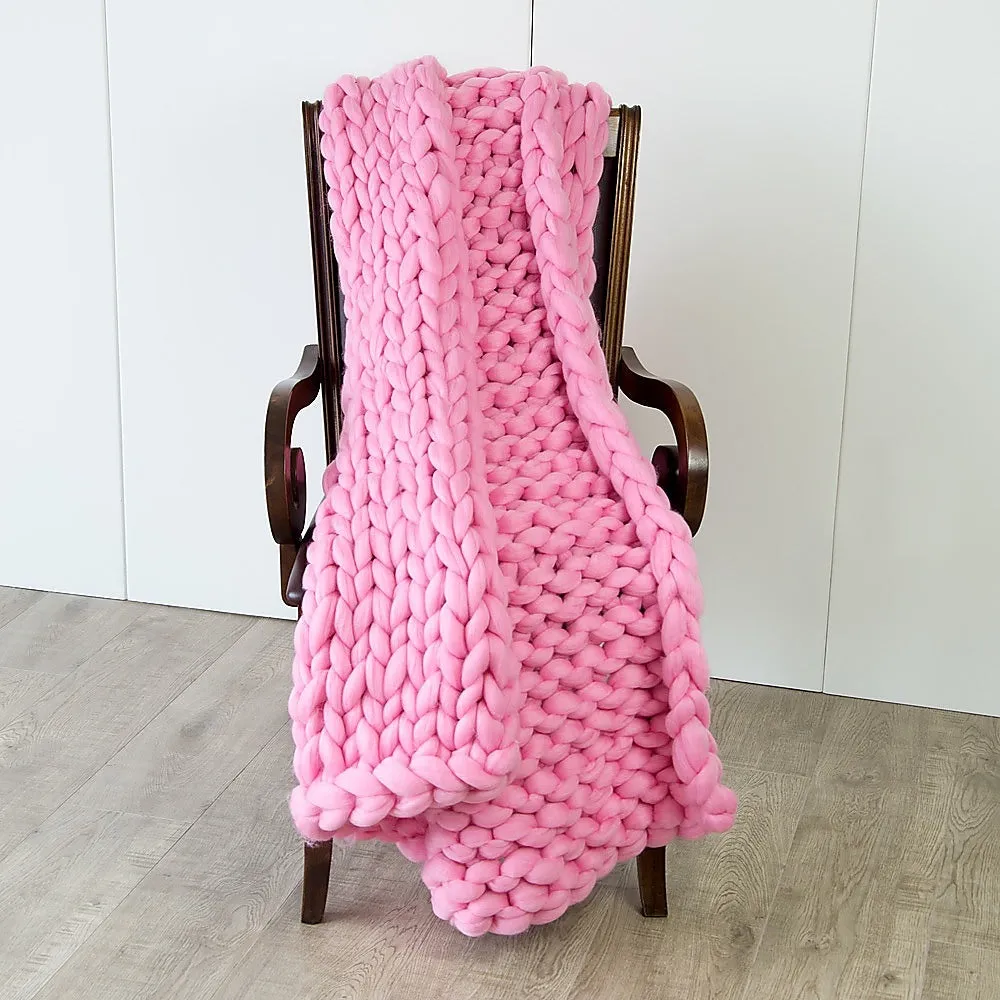 Hand-Knitted Thick Pink Acrylic Yarn Blanket, 120x180cm